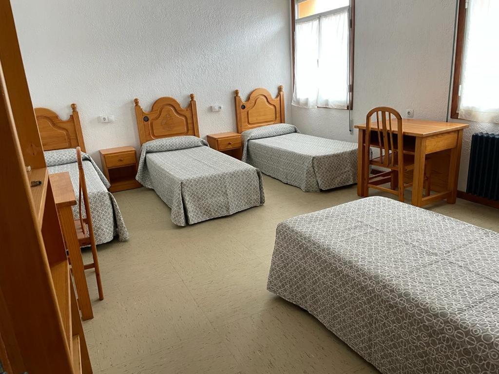 Albergue Juvenil Juventudes ยาเนส ภายนอก รูปภาพ